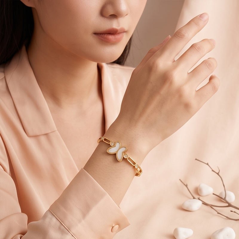 butterfly gold bangle ( free size ) butterfly gold bangle ( free size )