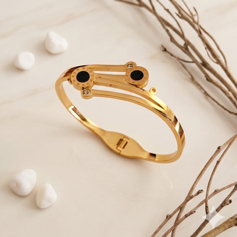 black enamel gold bangle (free size) black enamel gold bangle (free size)