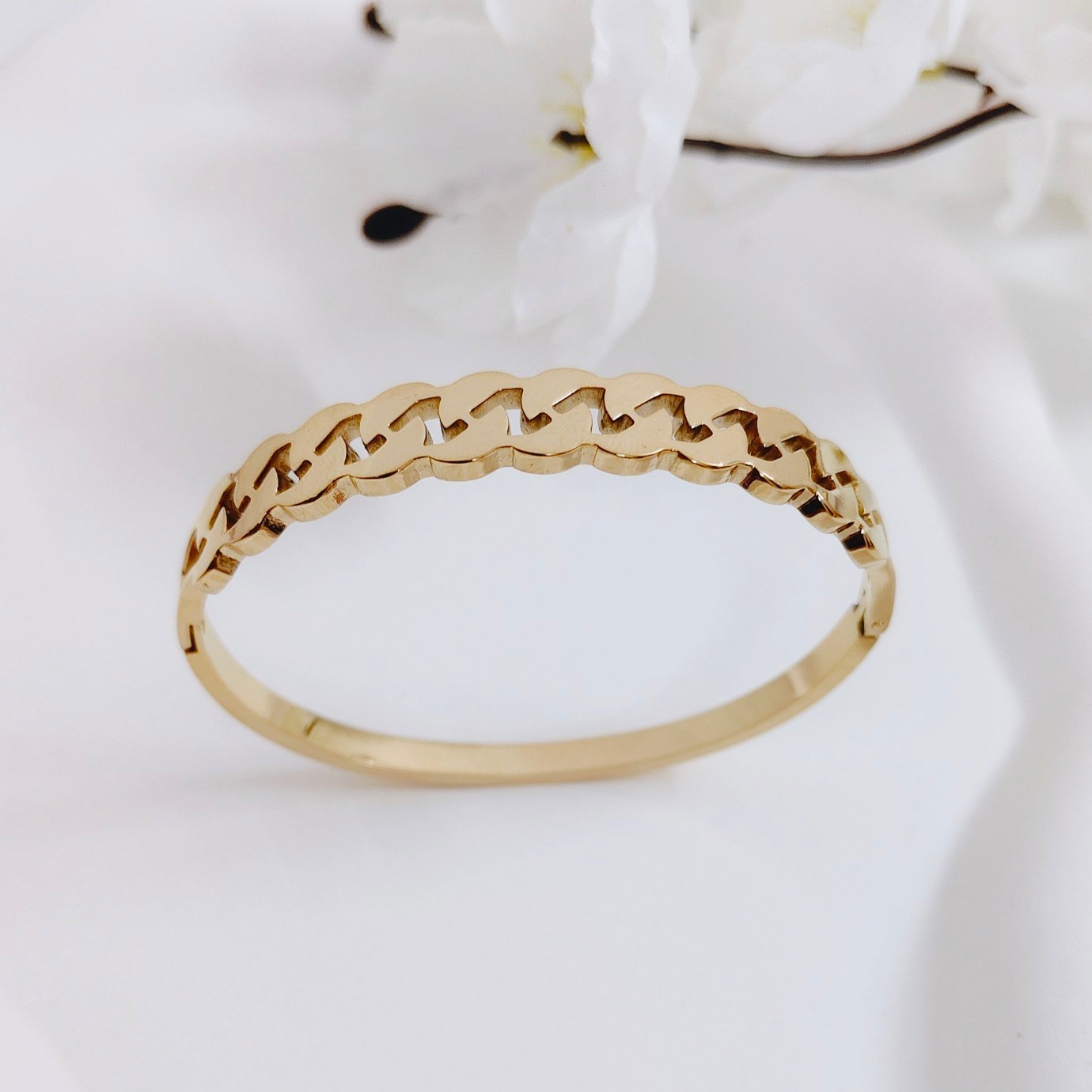 scallop pattern bangle scallop pattern bangle